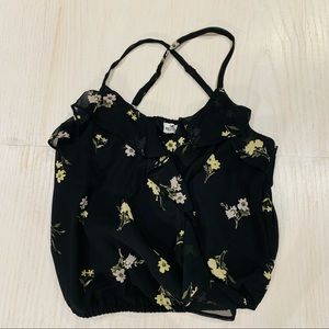 Brand: Hollister // Size: XS
